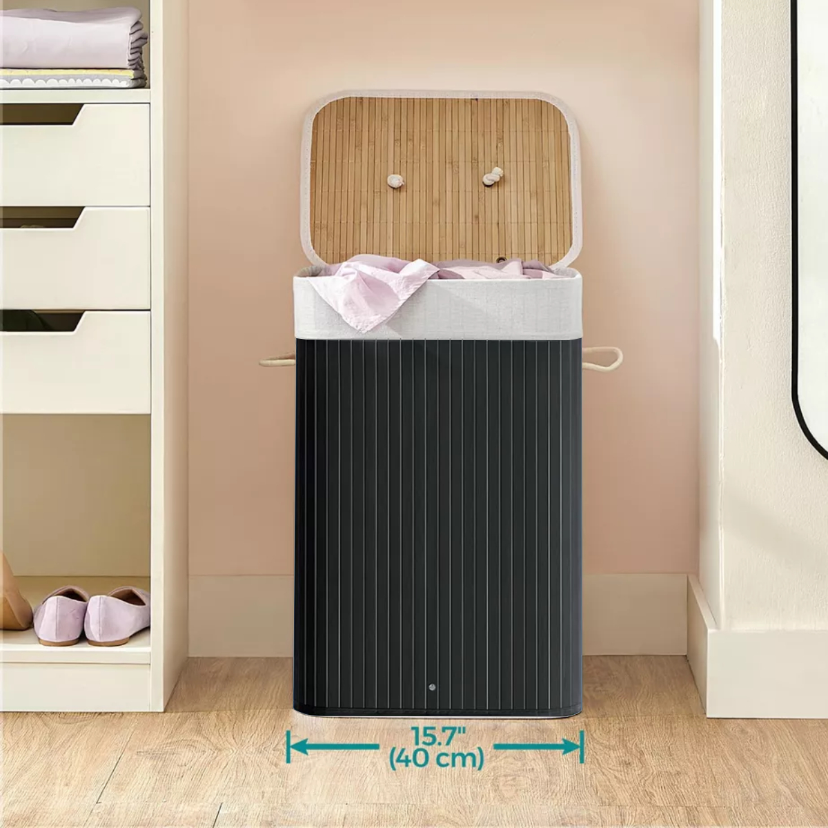 Cesto de bambú con interior de tela y tapa