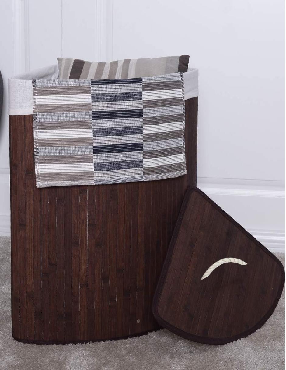 Cesto para ropa Good & Good con porta trajes y porta vestidos de bambú